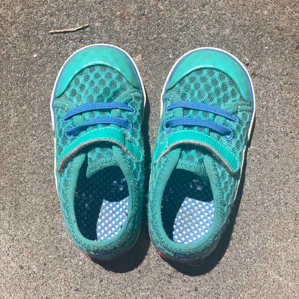 Teal size 8 toddler see Kai run shoes